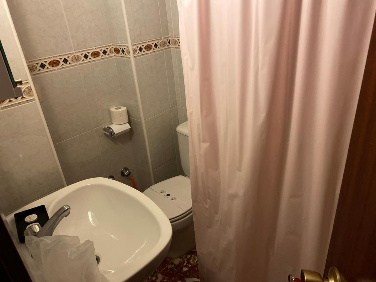 Twin Room with Private External Bathroom,1158865073:JPEG